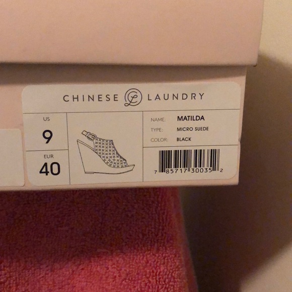 Chinese Laundry Matilda Wedges - Picture 2 of 4